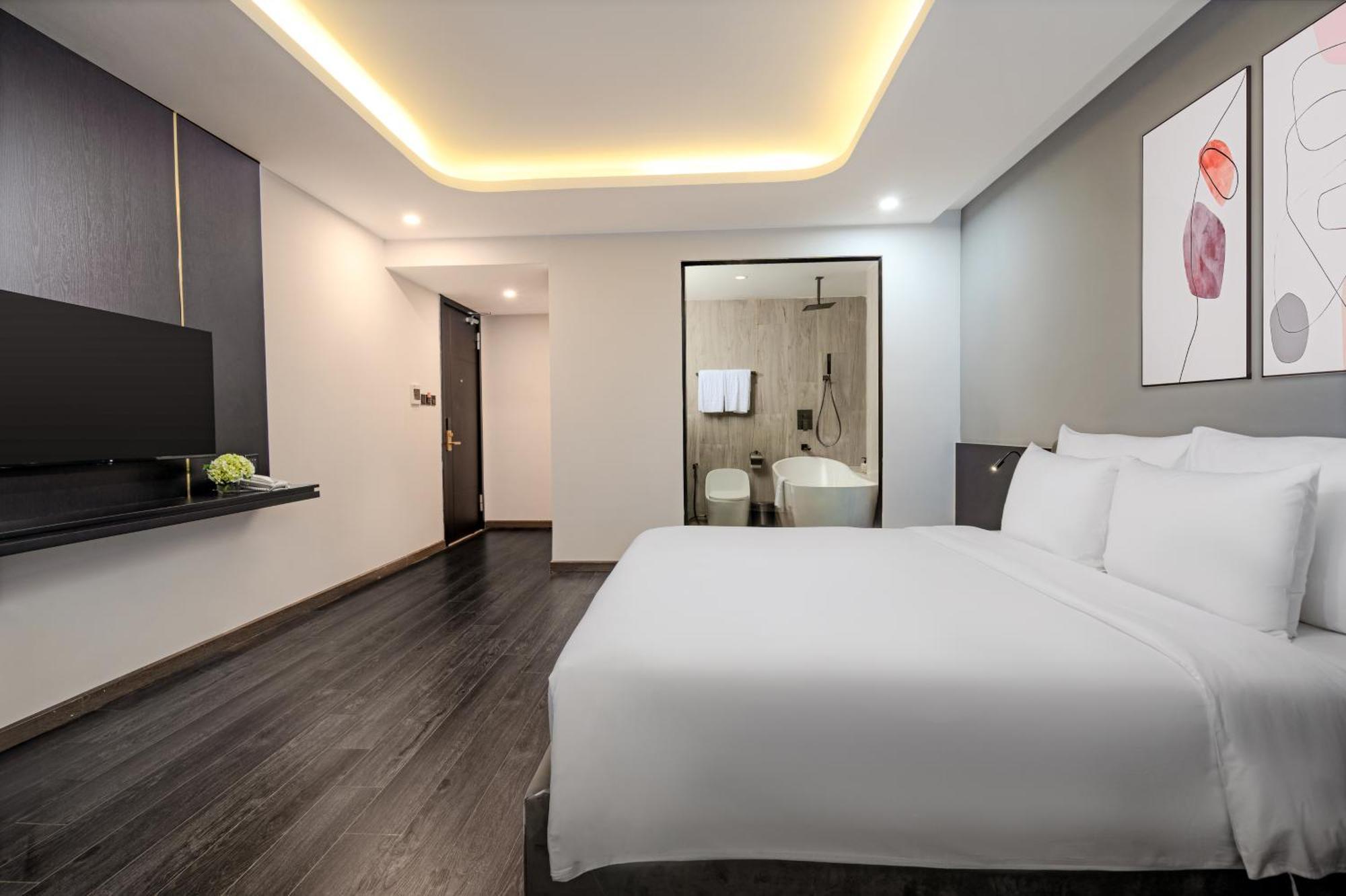 Mercy Emerald Hotel Da Nang Buitenkant foto