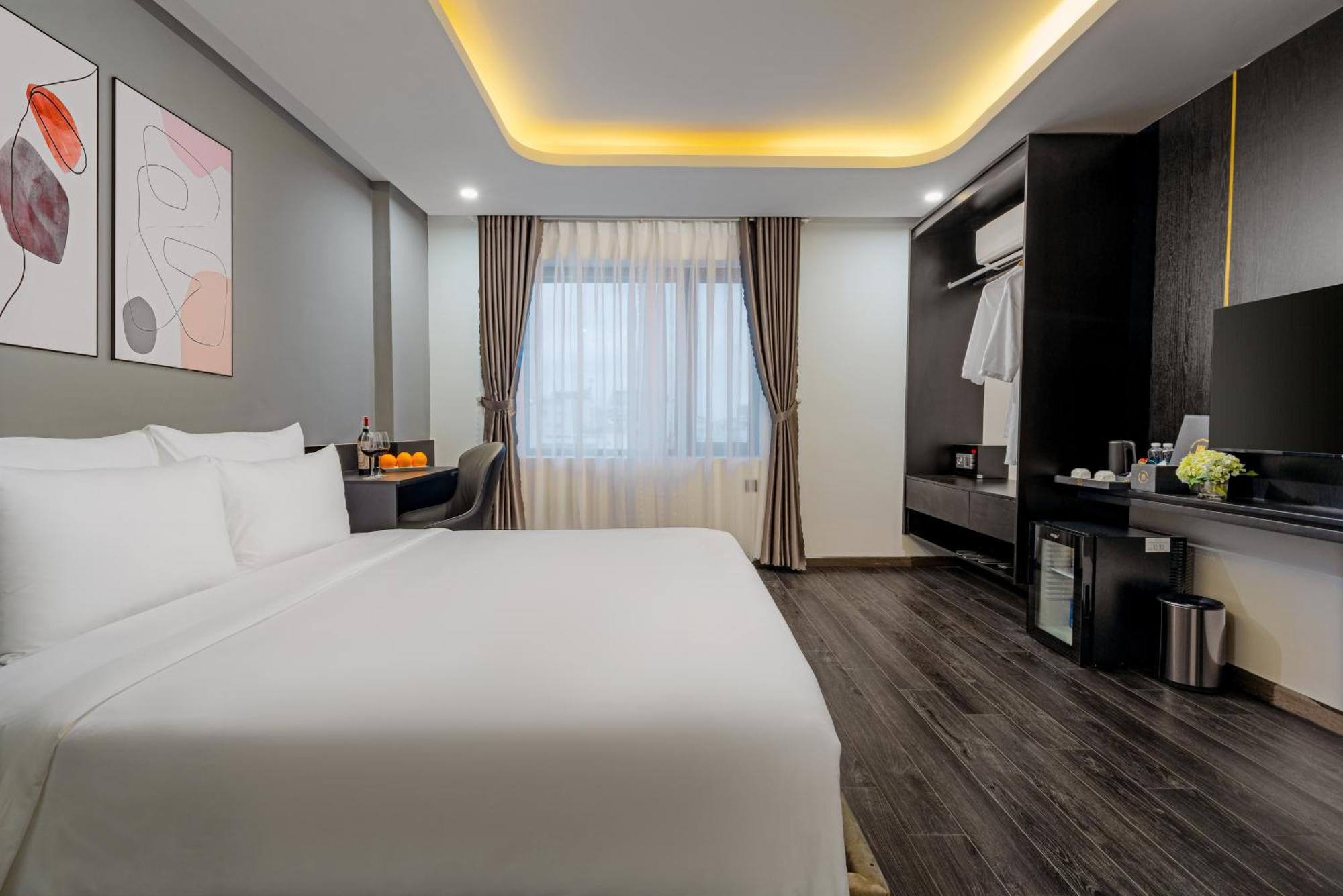 Mercy Emerald Hotel Da Nang Buitenkant foto