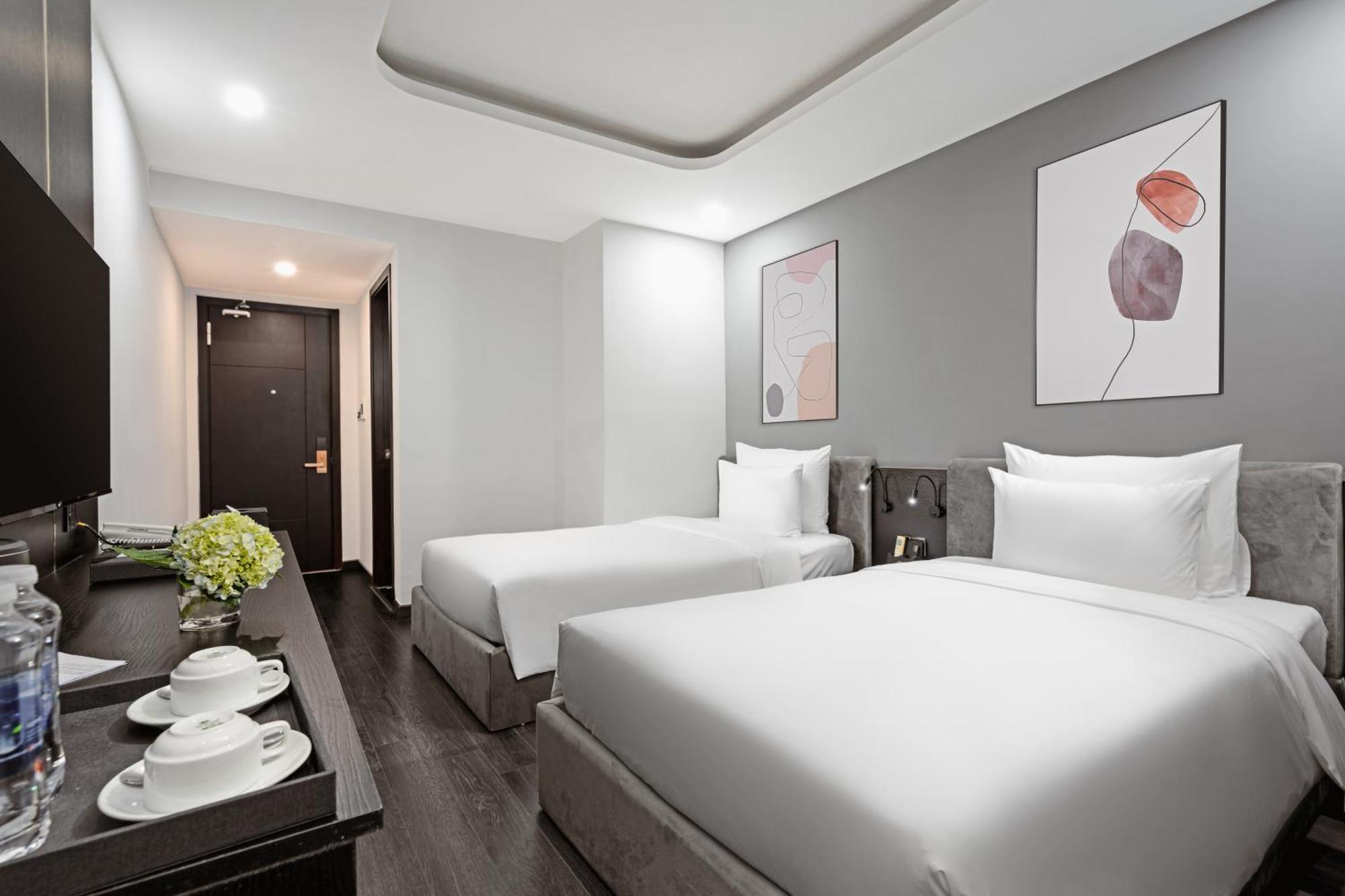 Mercy Emerald Hotel Da Nang Buitenkant foto